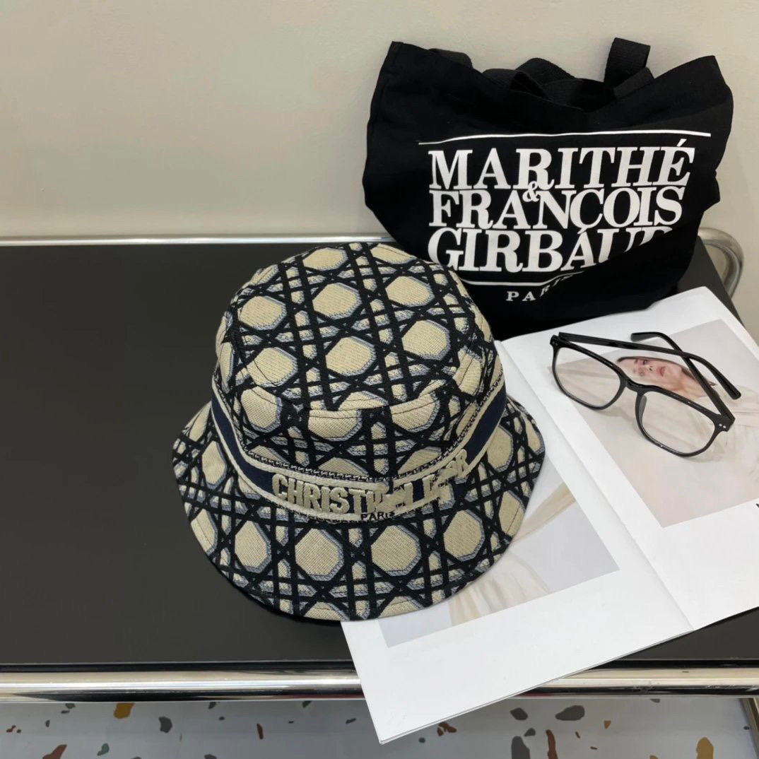 Classic luxury hat 09