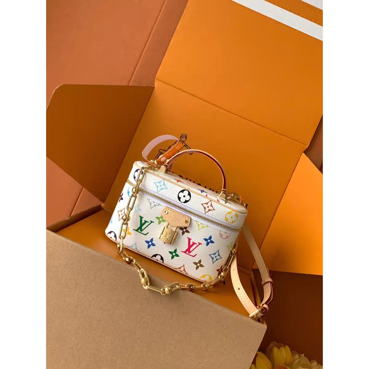 Vintage-Inspired Box hand bag – Elegant Monogram Tote Box