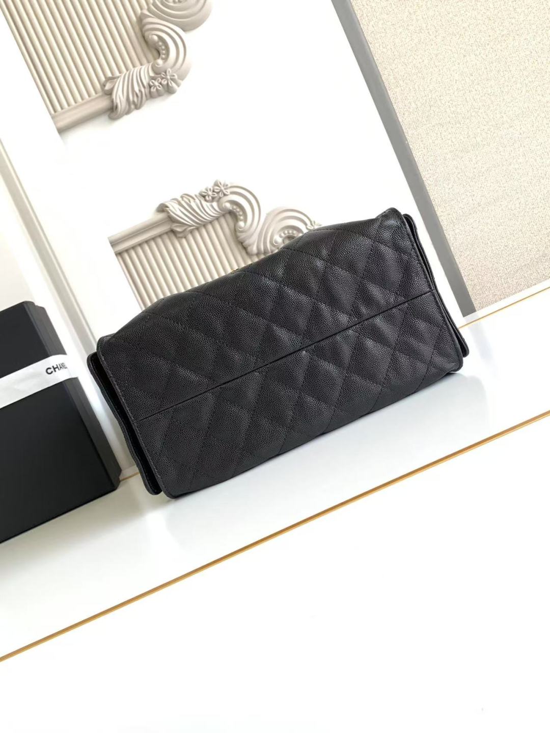 Small Handbag Grained Calfskin & Gold-Tone Metal Bag
