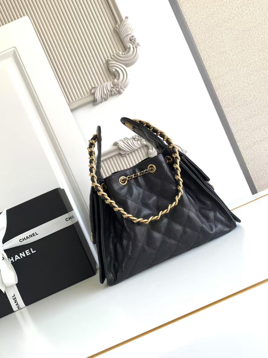 Small Handbag Grained Calfskin & Gold-Tone Metal Bag