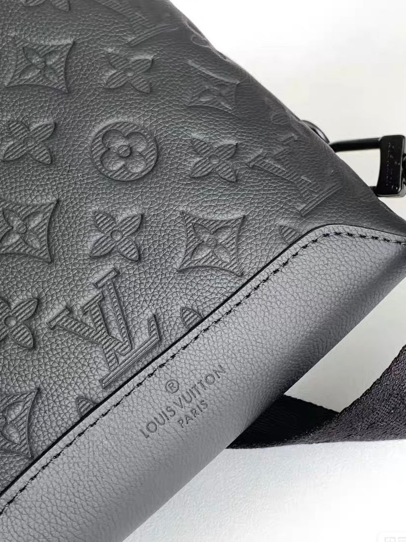 Minimalist Detachable Pouch Crossbody Chest Bag